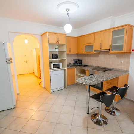 Sunset Club Aqualettings Poseidon 7 フェティエ